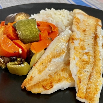 Peix del día a la planxa amb verdures  arròs | Principals